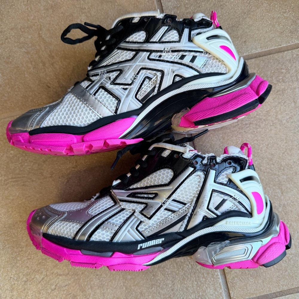 Balenciaga Pink Runner Sneakers Woman fit US size 10 - Picture 5 of 8